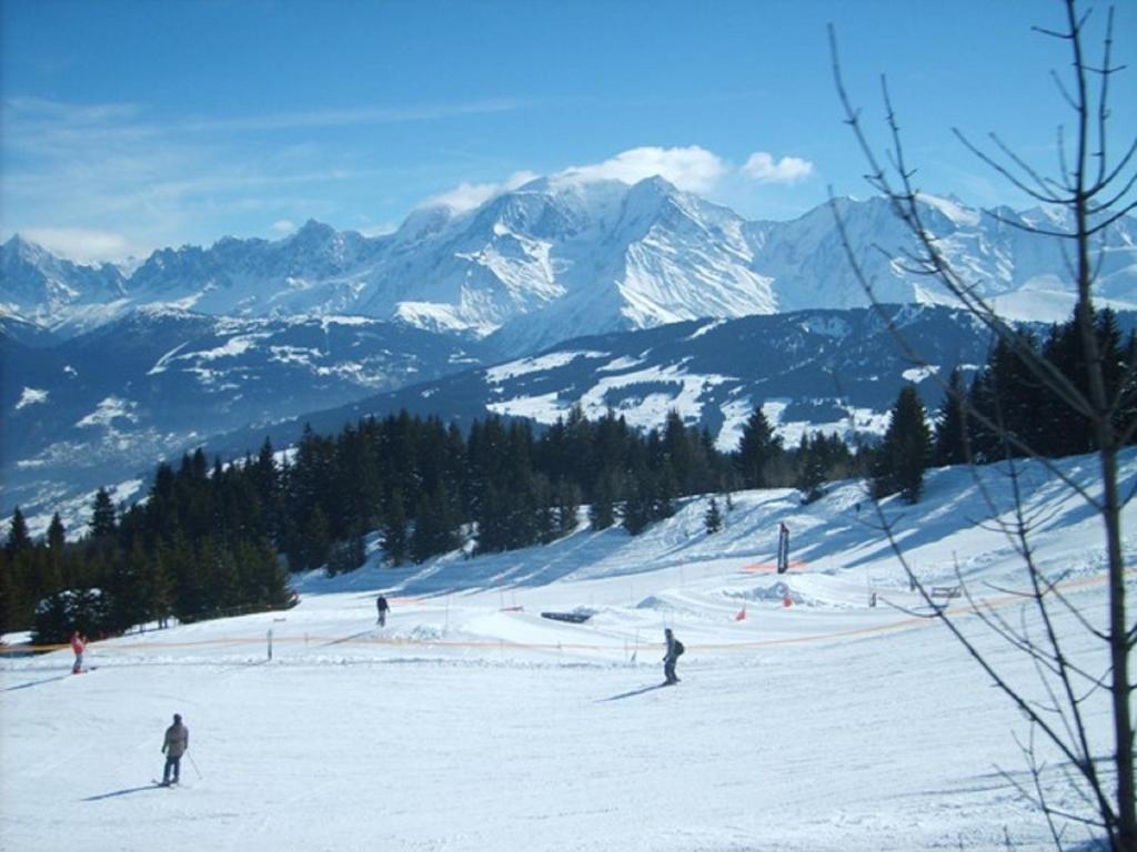 Отель Les Aravis - Комблу Экстерьер фото